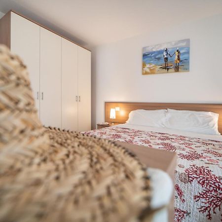 Residenza Monica Apartment Lignano Sabbiadoro Exterior foto