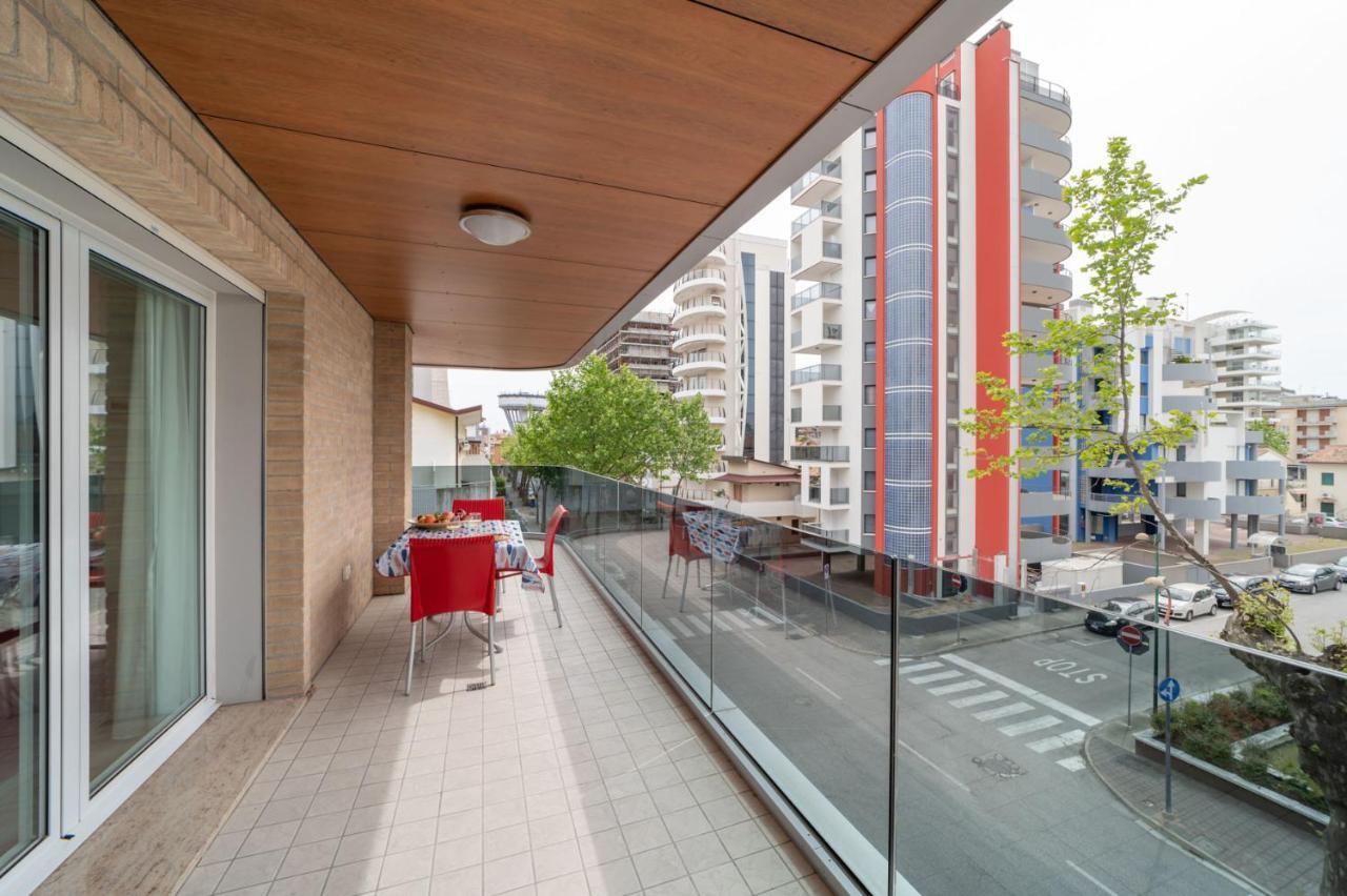 Residenza Monica Apartment Lignano Sabbiadoro Exterior foto