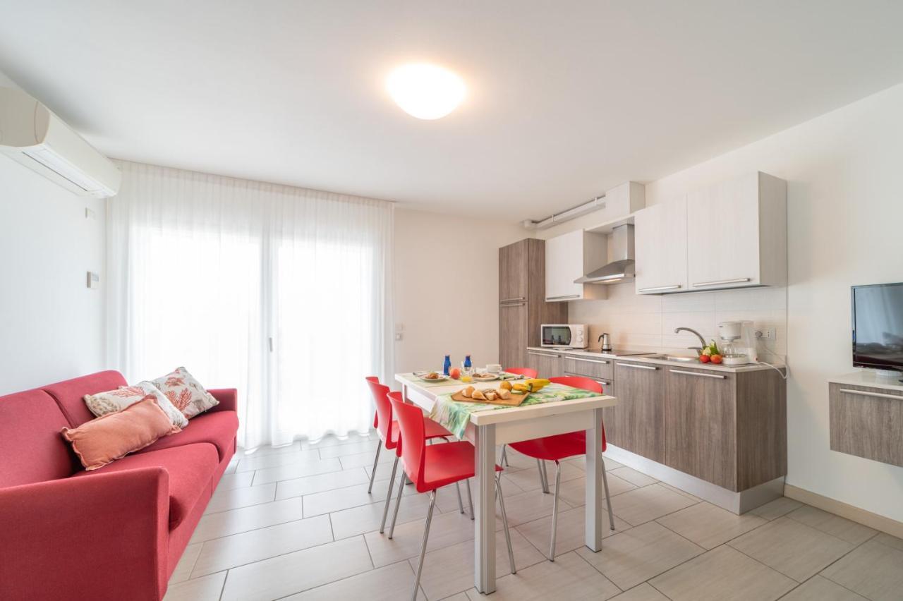 Residenza Monica Apartment Lignano Sabbiadoro Exterior foto