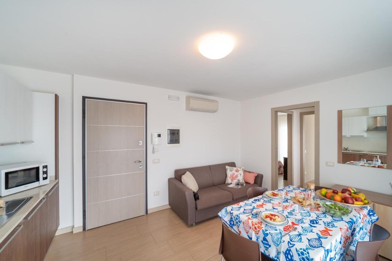 Residenza Monica Apartment Lignano Sabbiadoro Exterior foto