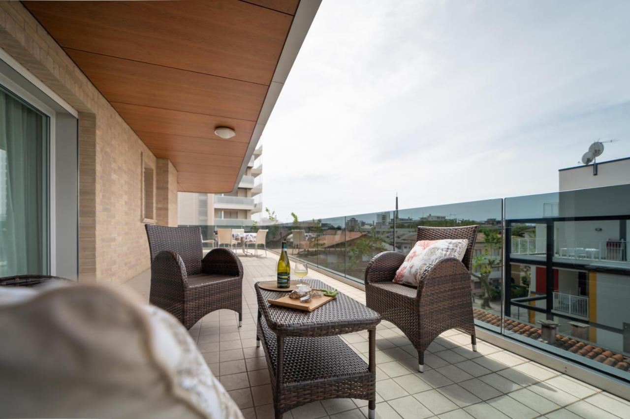 Residenza Monica Apartment Lignano Sabbiadoro Exterior foto