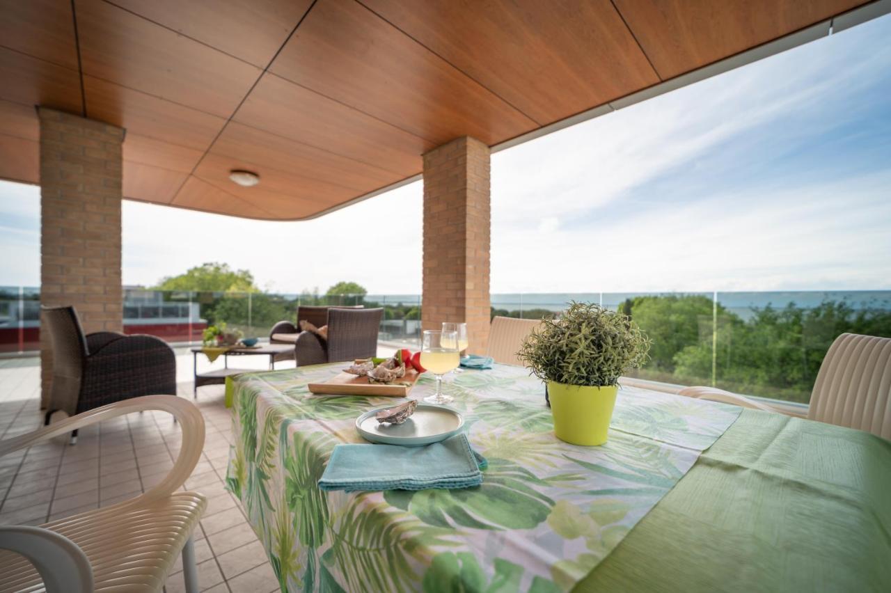 Residenza Monica Apartment Lignano Sabbiadoro Exterior foto