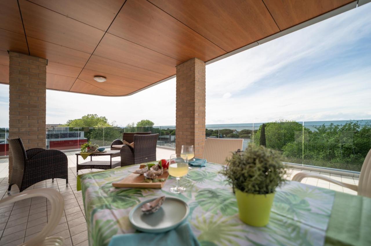 Residenza Monica Apartment Lignano Sabbiadoro Exterior foto