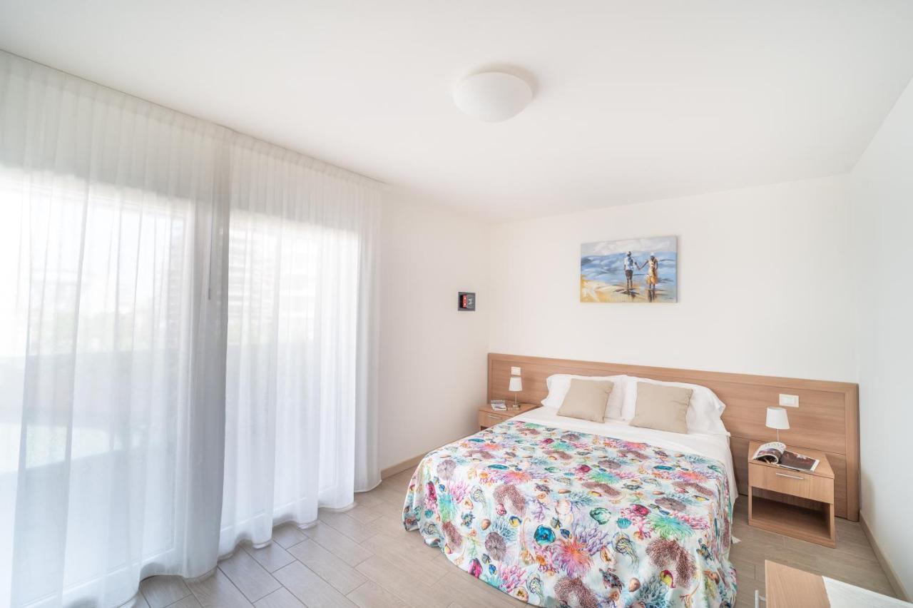 Residenza Monica Apartment Lignano Sabbiadoro Exterior foto