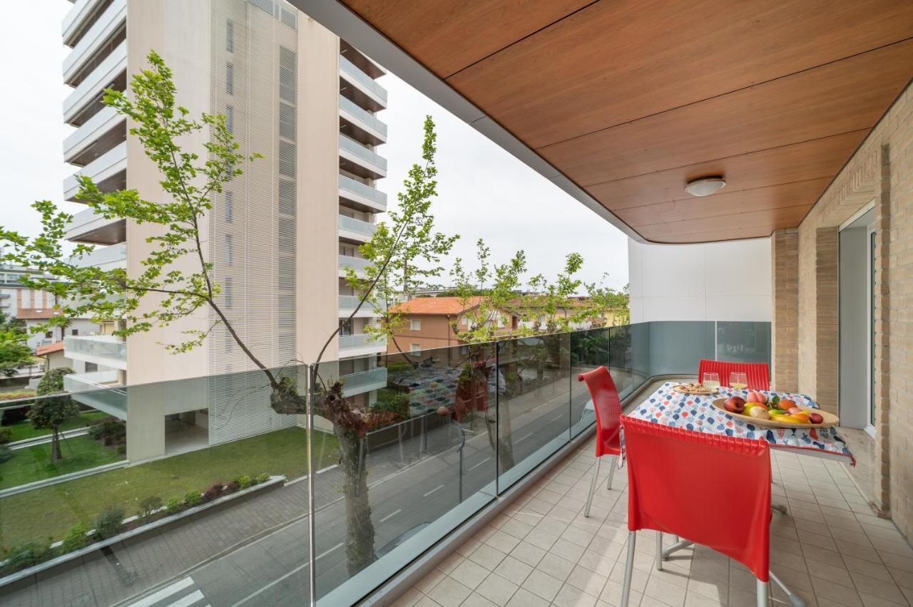 Residenza Monica Apartment Lignano Sabbiadoro Exterior foto