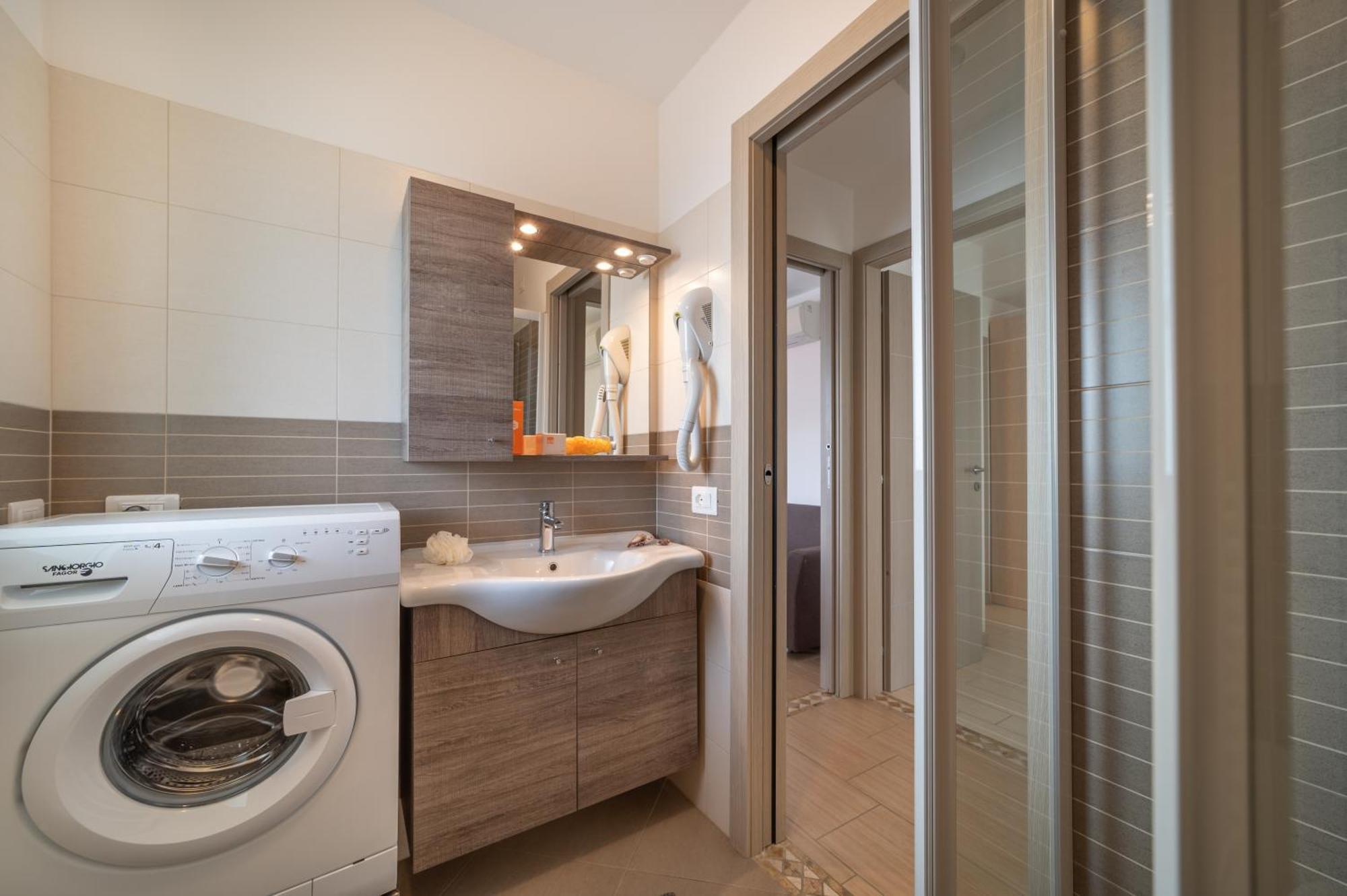 Residenza Monica Apartment Lignano Sabbiadoro Exterior foto