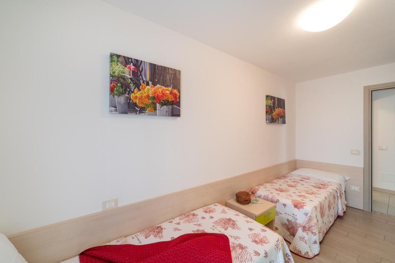 Residenza Monica Apartment Lignano Sabbiadoro Exterior foto