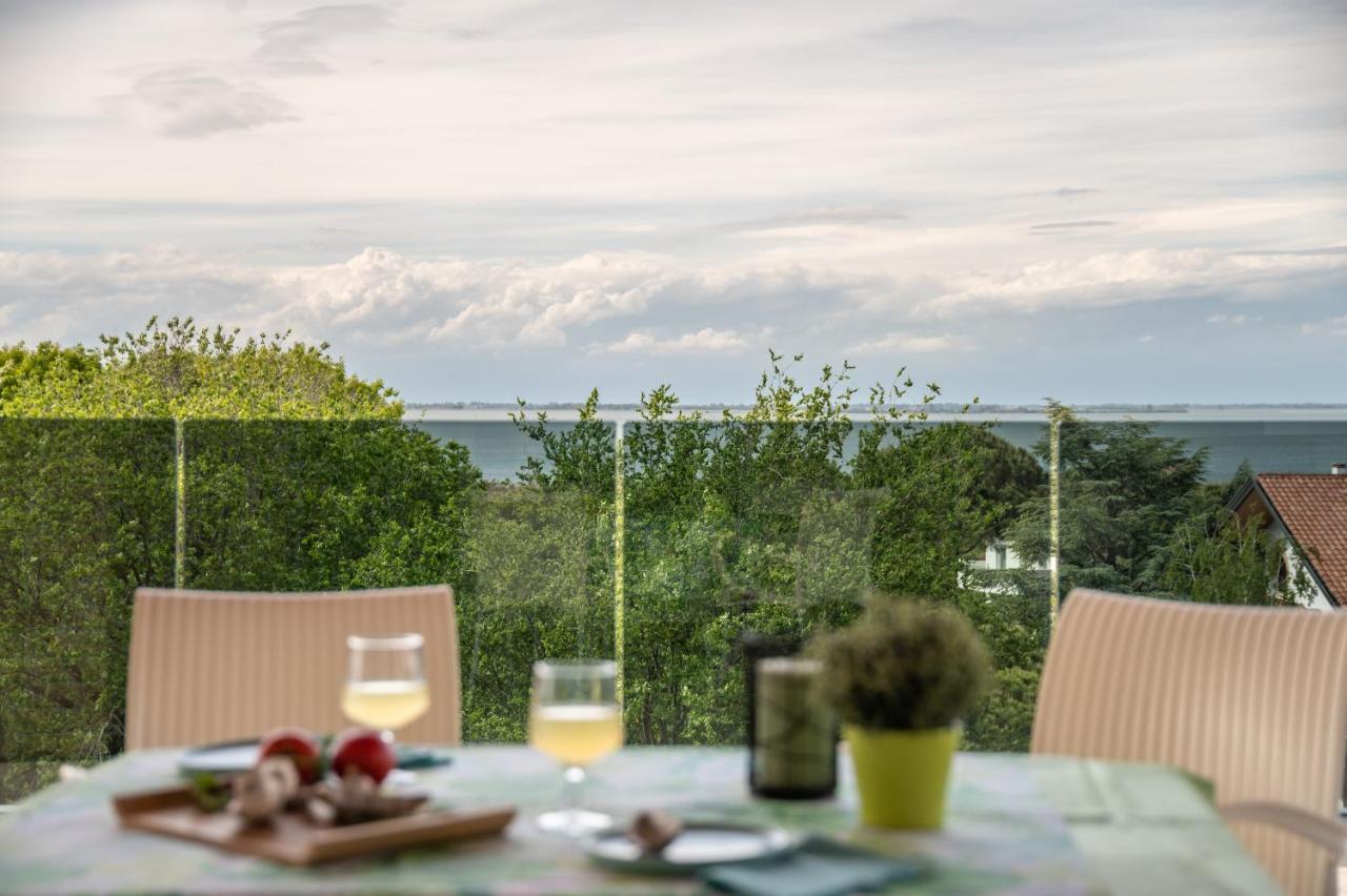 Residenza Monica Apartment Lignano Sabbiadoro Exterior foto