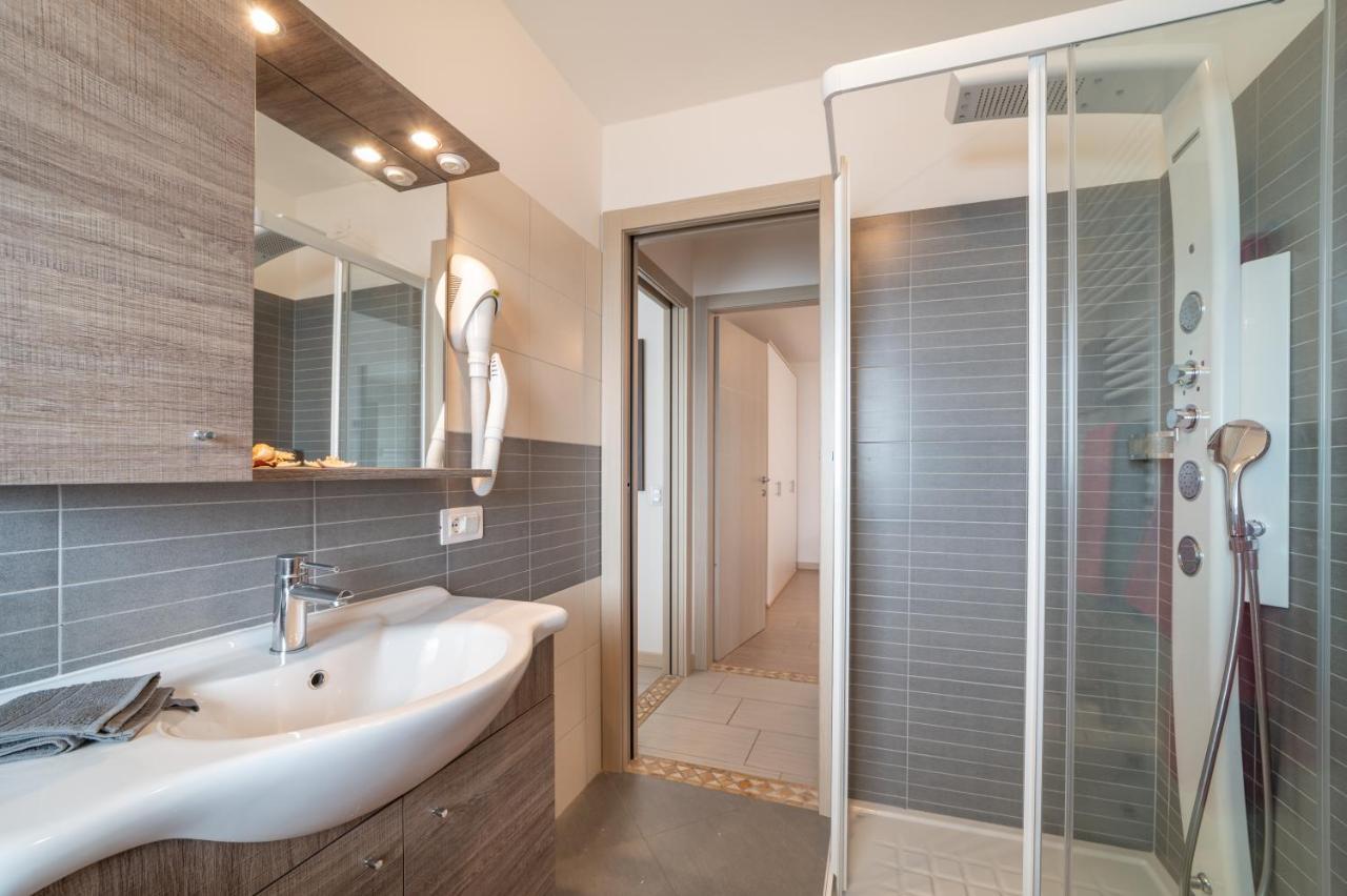 Residenza Monica Apartment Lignano Sabbiadoro Exterior foto